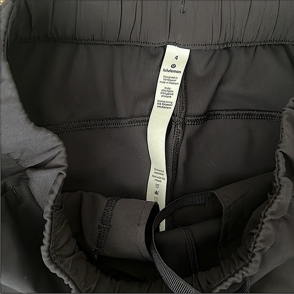 LULULEMON ATHLETICA On The Fly Pant Size 4 - Picture 15 of 16